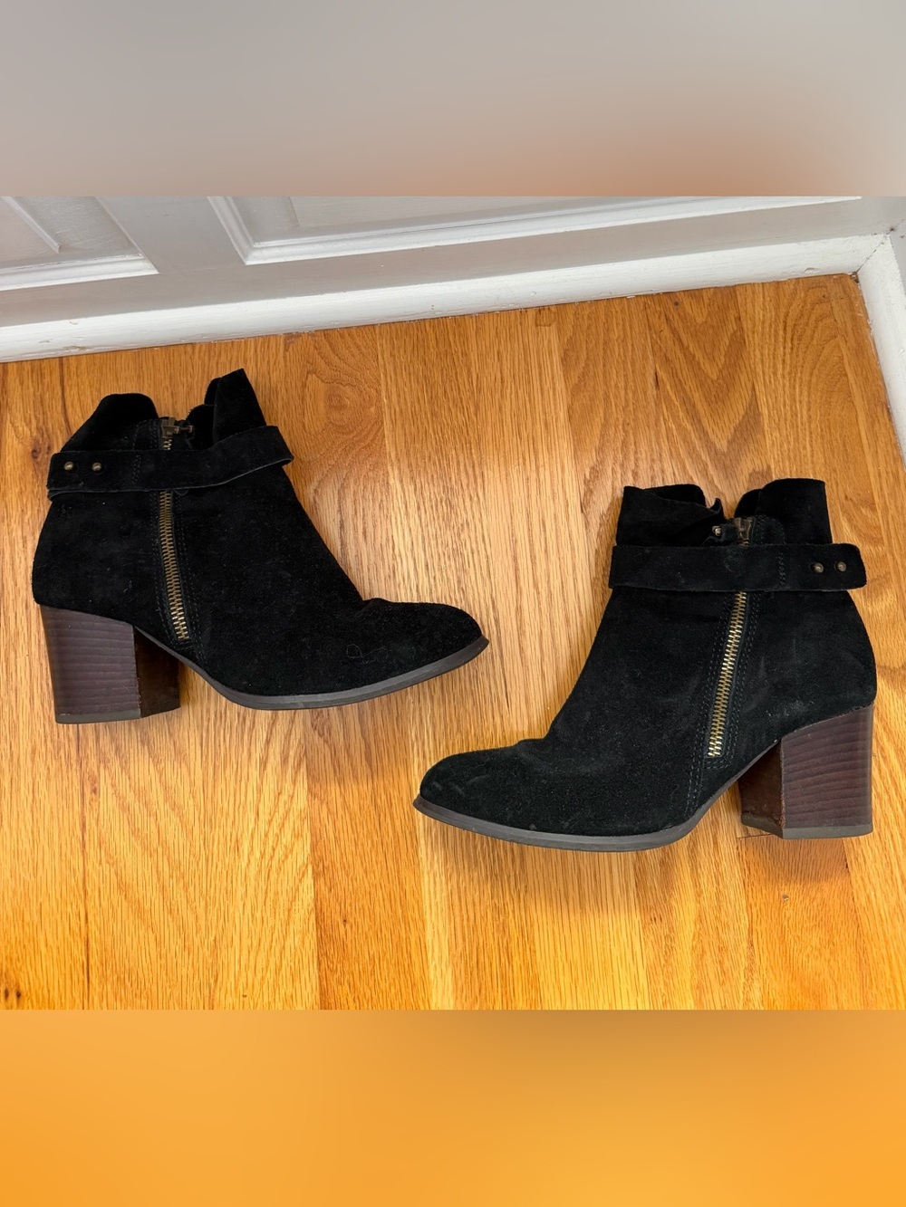 Kensie Black Suede Ankle Booties with Side Zip and Strap Size 7M Women’s